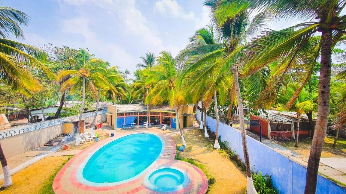 Hostal Club Mochilero Ла-Либертад Экстерьер фото