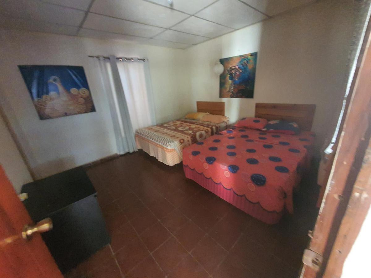 Hostal Club Mochilero Ла-Либертад Экстерьер фото