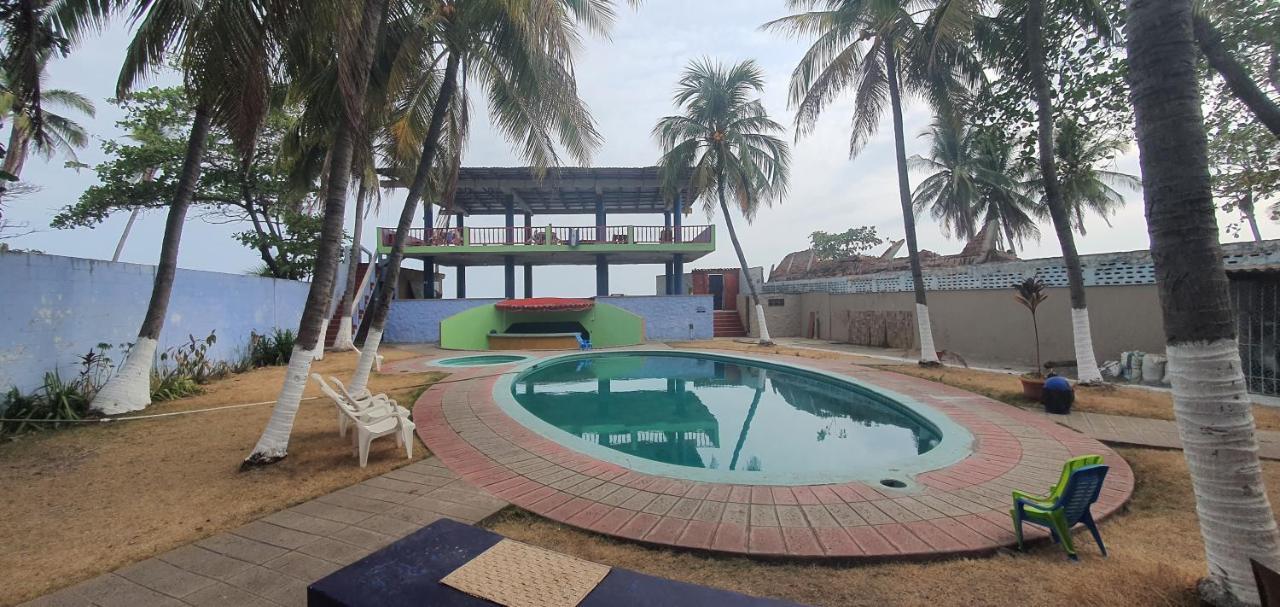 Hostal Club Mochilero Ла-Либертад Экстерьер фото